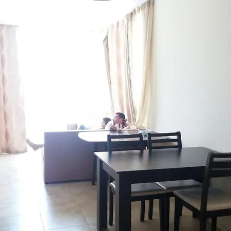 شقة крум نيسيبار